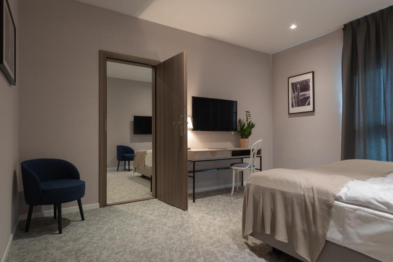 Hotel Odpocznia Resort i Las Jaracz Zewnętrze zdjęcie